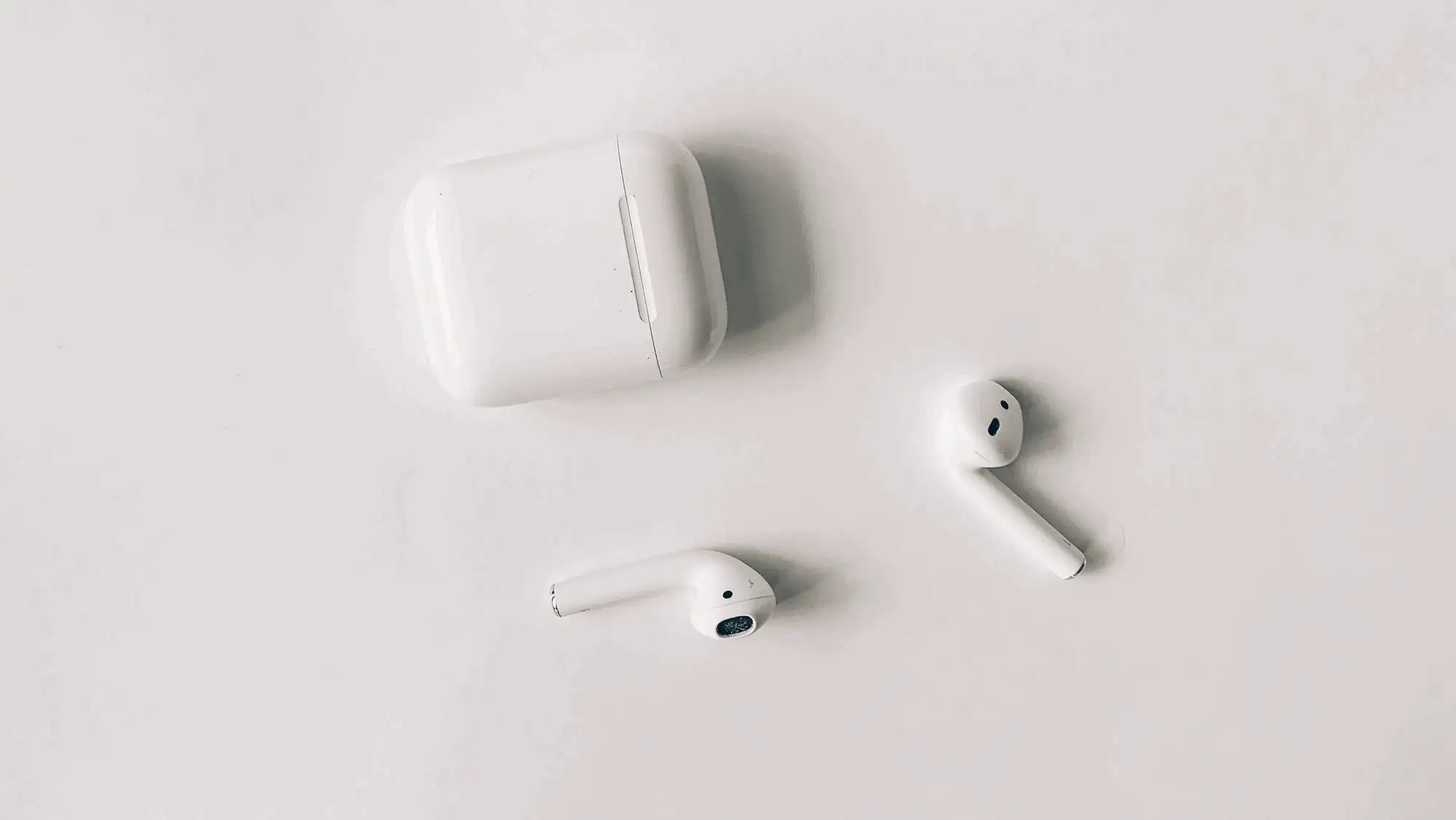 airpods (2nd generation)